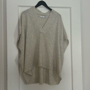 Like new Vince wool and cashmere v neck sweater